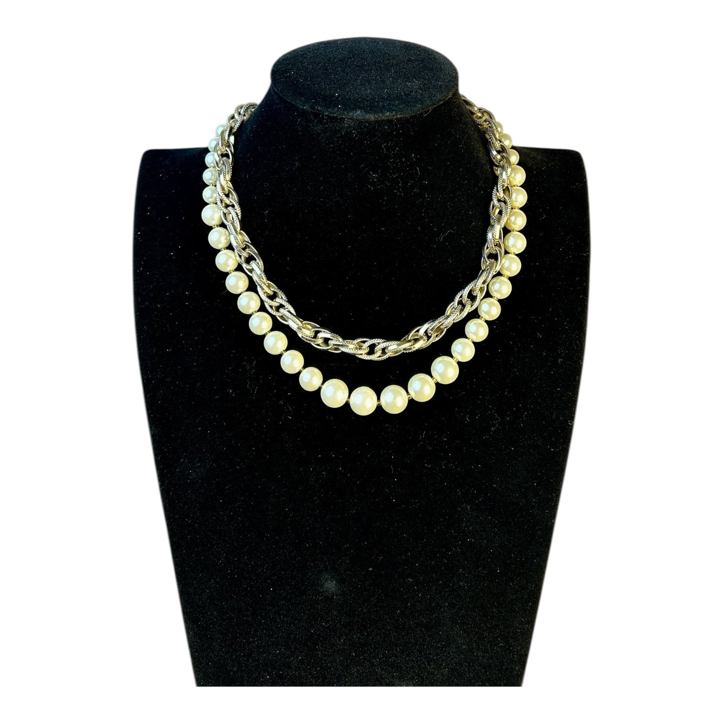 Collar doble de perlas y cadena