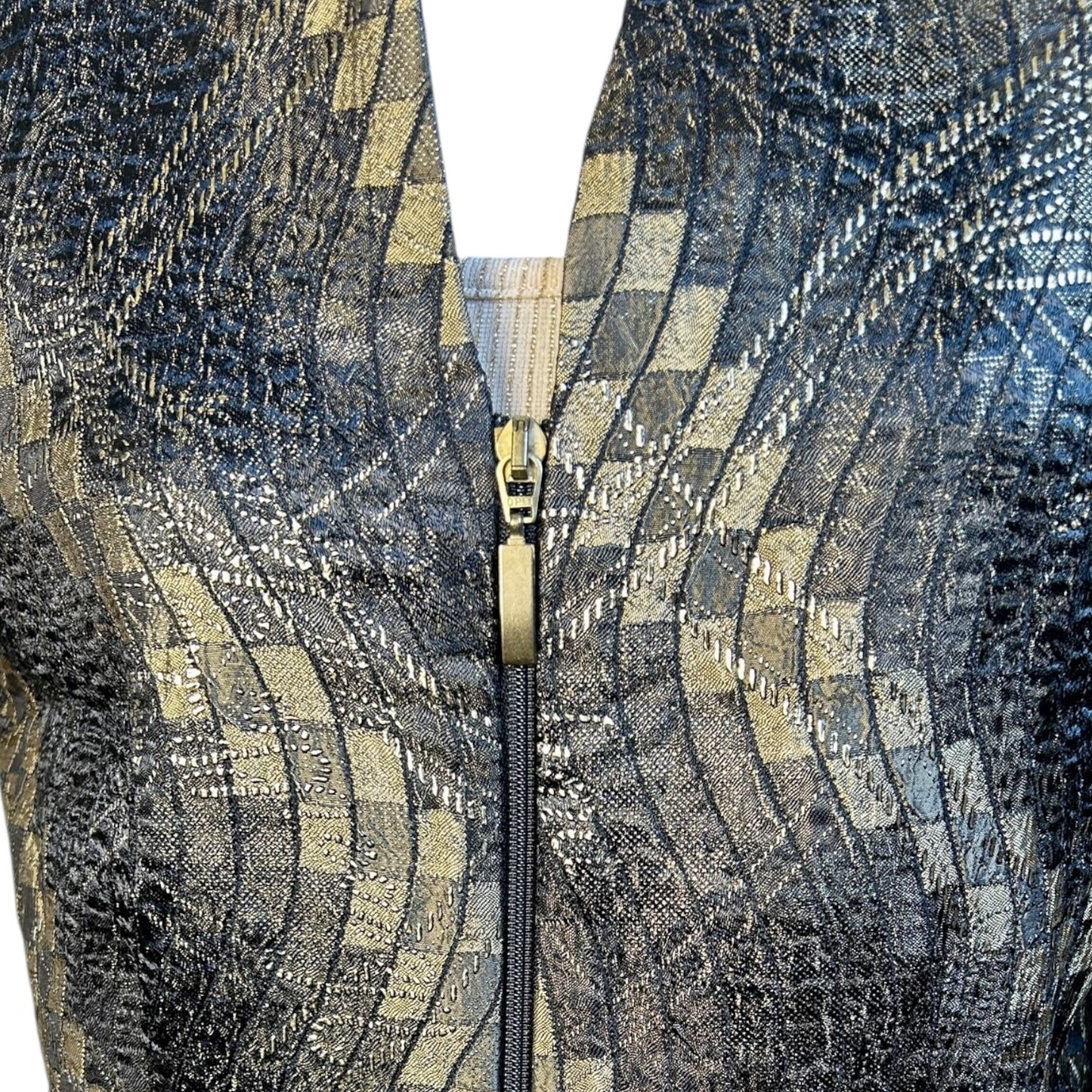 Chaqueta Metálica Negro y Dorado con Cremallera Frontal - Luna Indomita