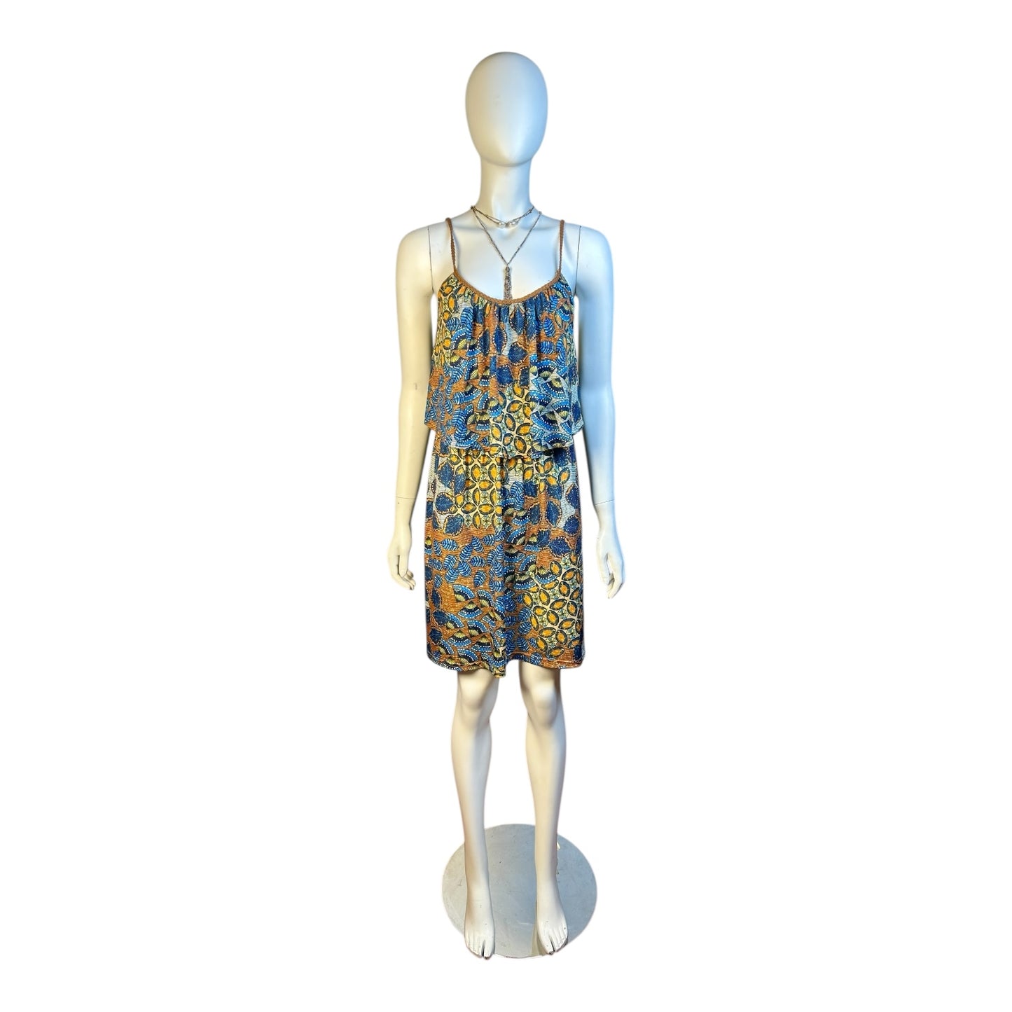 Vestido Étnico con Volante y Tirantes Delgados