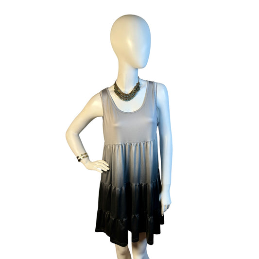 Vestido Corto Sin Mangas con Degradado Gris a Negro - Luna Indomita