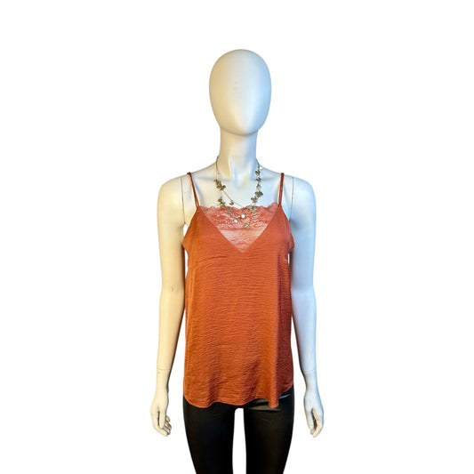 Polera Terracota con Encaje y Cuello Alto