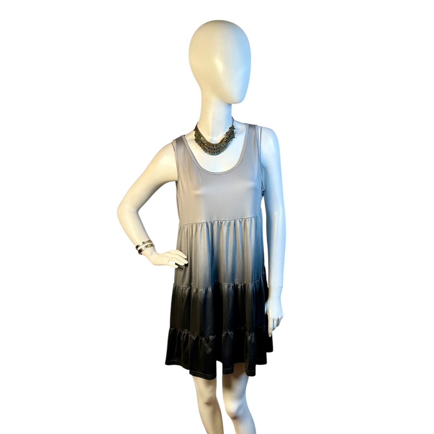 Vestido Corto Sin Mangas con Degradado Gris a Negro - Luna Indomita