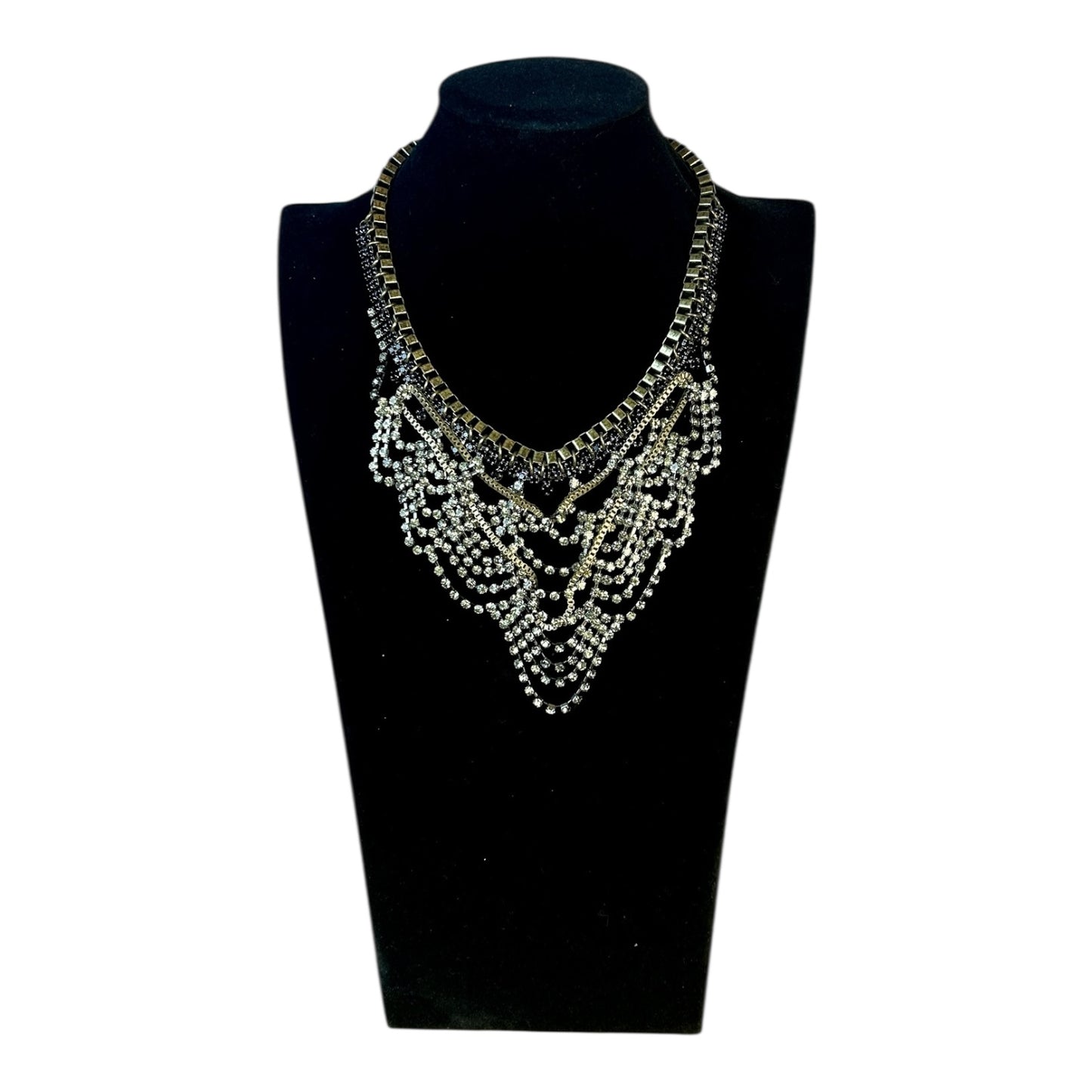 Collar babero con cadenas de strass