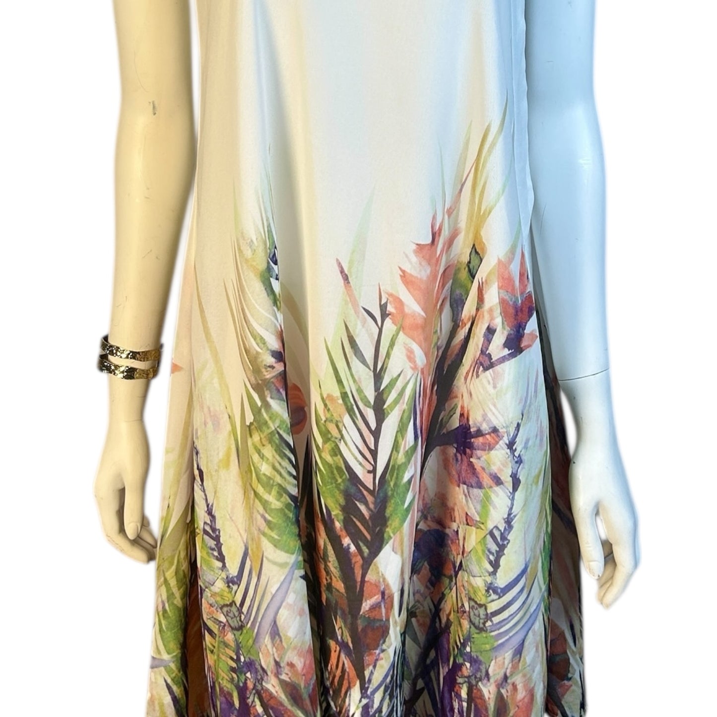 Vestido Corto con Estampado Botánico y Cuello Halter