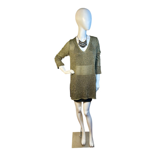 Vestido Dorado Metalizado con Escote en V - Luna Indomita