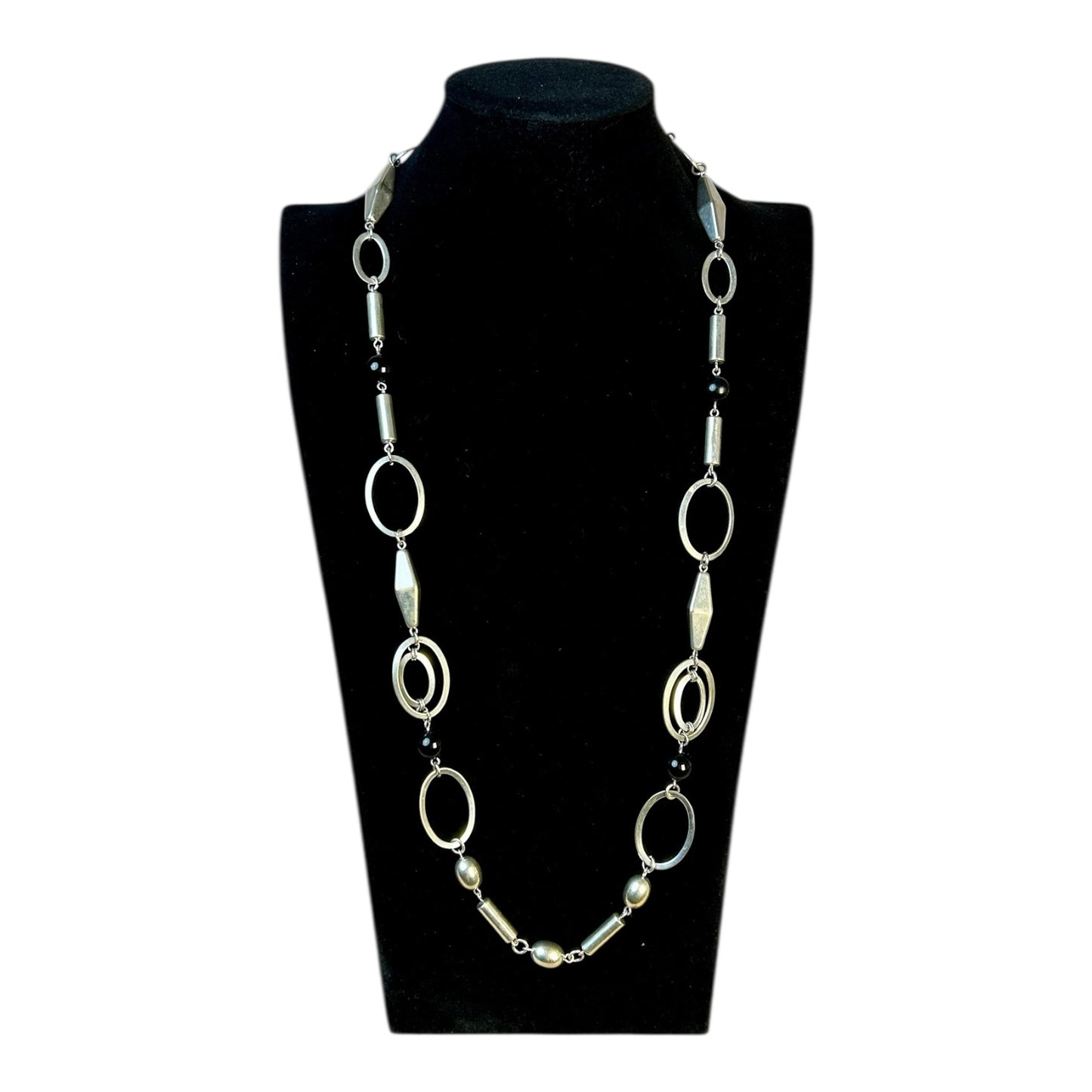 Collar largo de figuras geométricas