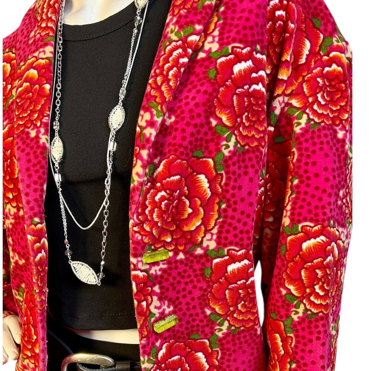 Chaqueta Corta Fucsia con Estampado Floral Rojo - Luna Indomita