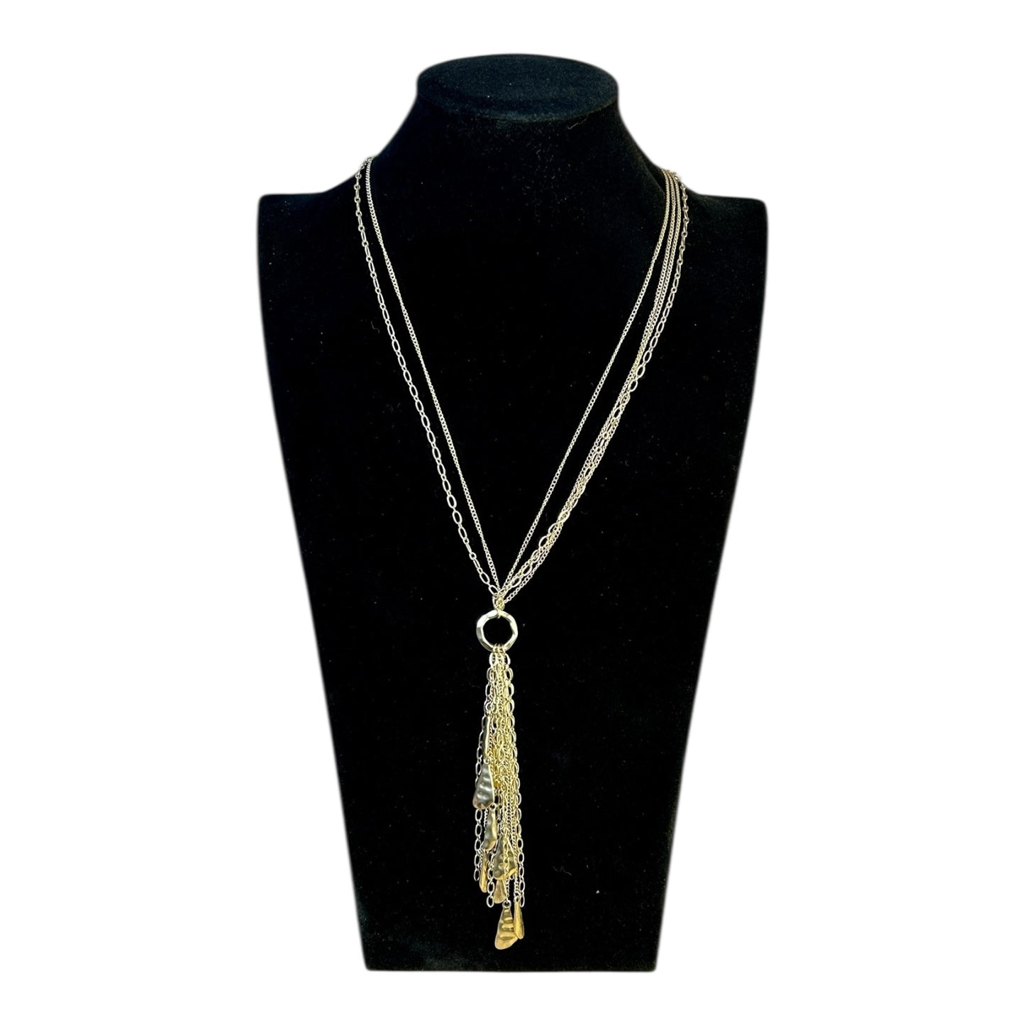 Collar en capas con colgante de cadenas y dijes