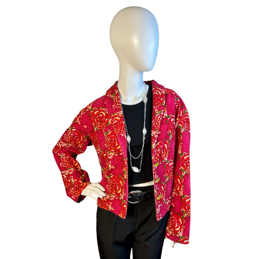 Chaqueta Corta Fucsia con Estampado Floral Rojo - Luna Indomita