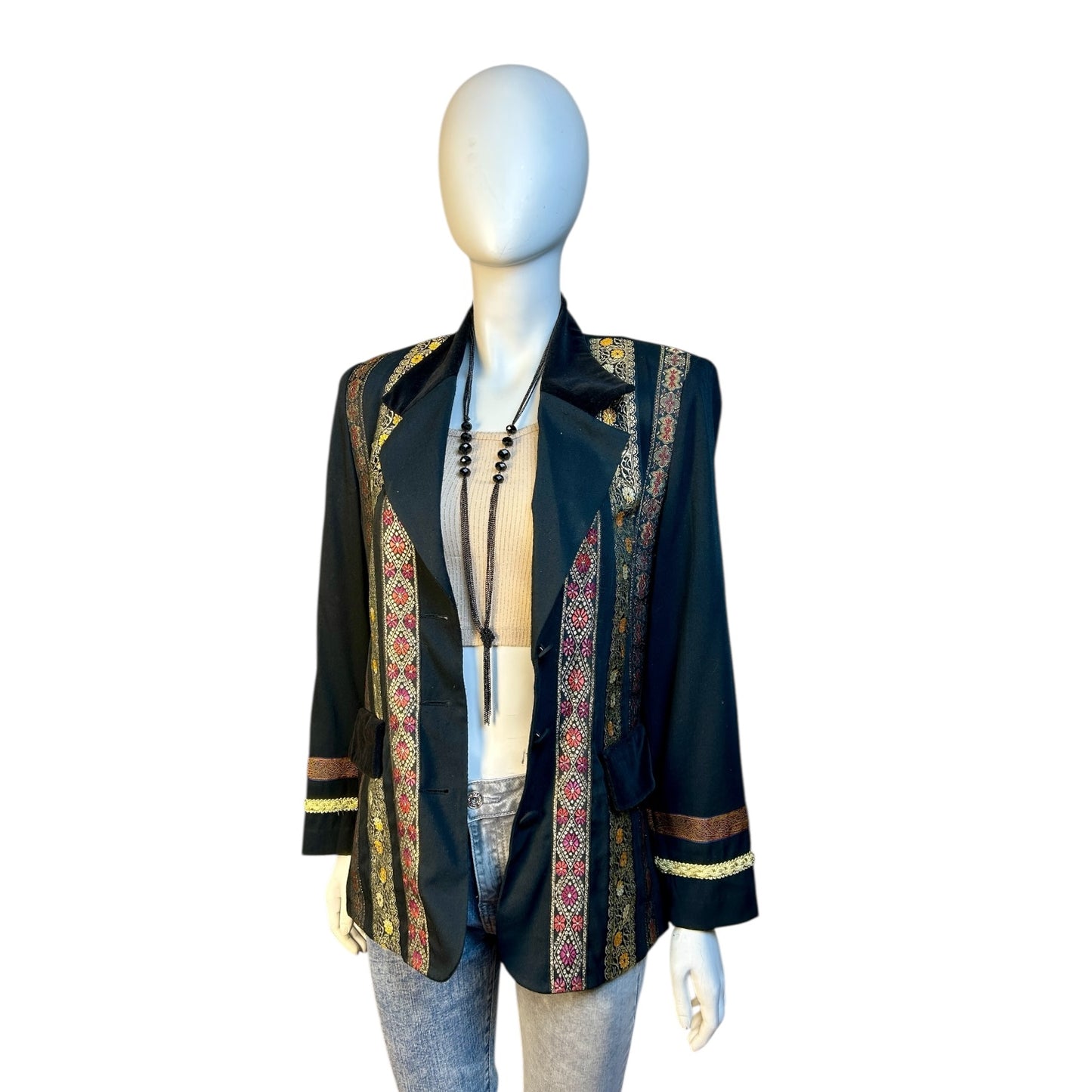 Blazer Étnico Negro con Detalles Dorados y Bordado Multicolor