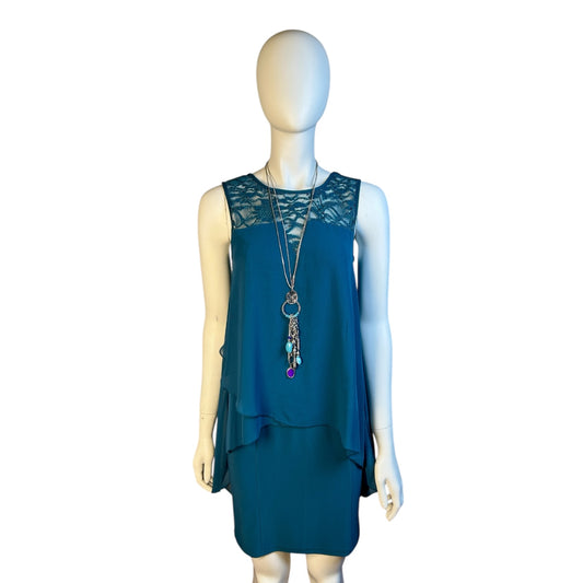 Vestido Azul Petróleo con Encaje y Doble Capa