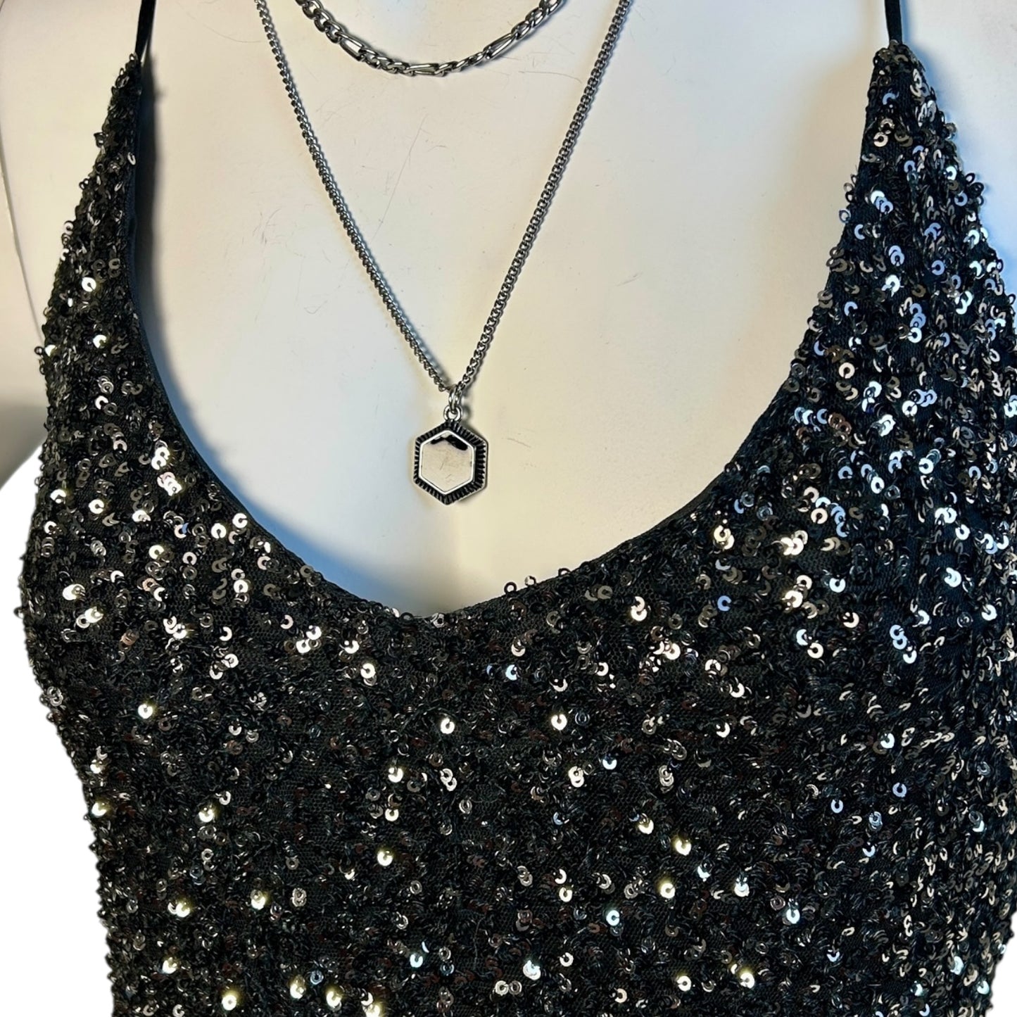 Vestido Nocturno de Lentejuelas – MANGO - Luna Indomita