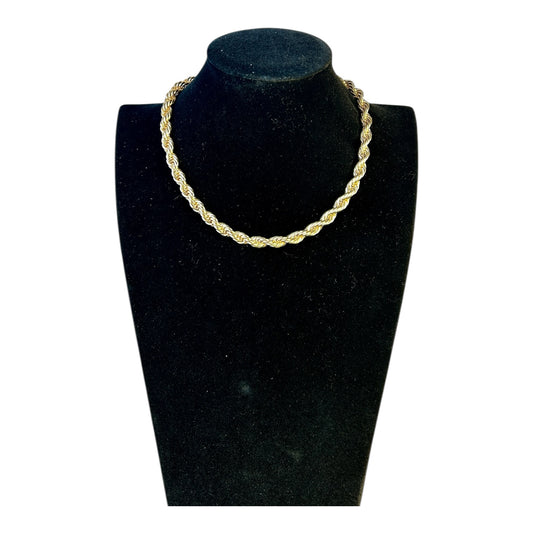 Collar corto dorado trenzado