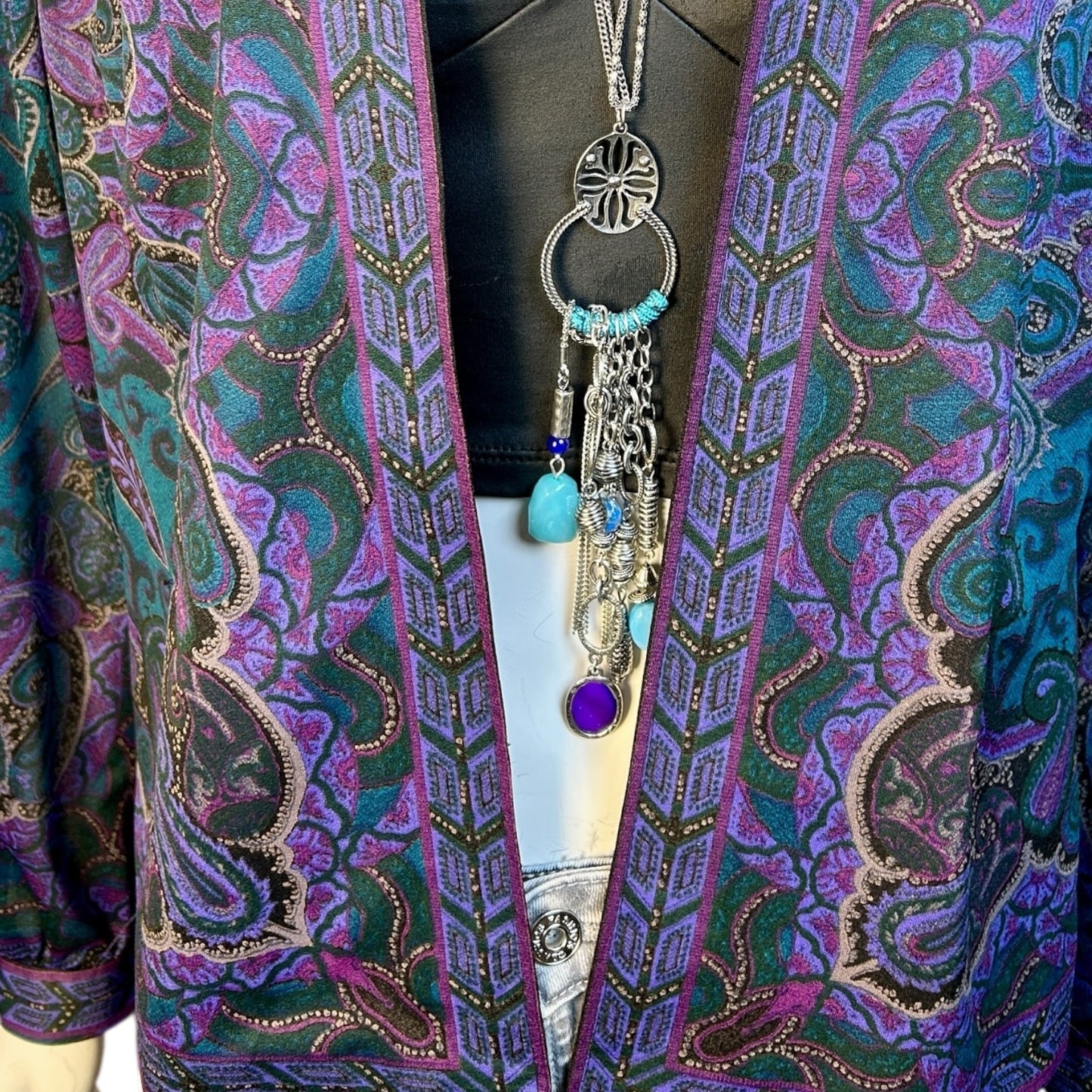 Chaqueta Liviana Estampado Místico en Verde Esmeralda y Violeta