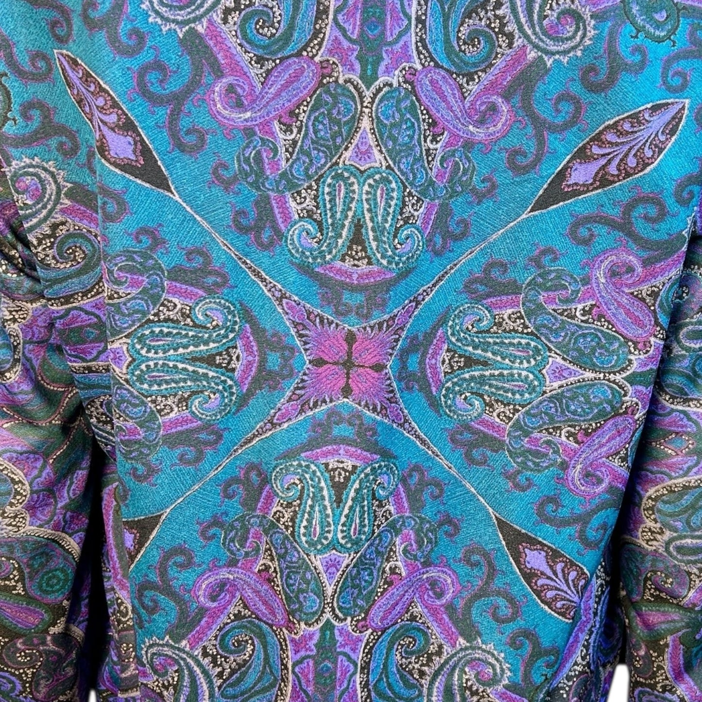 Chaqueta Liviana Estampado Místico en Verde Esmeralda y Violeta