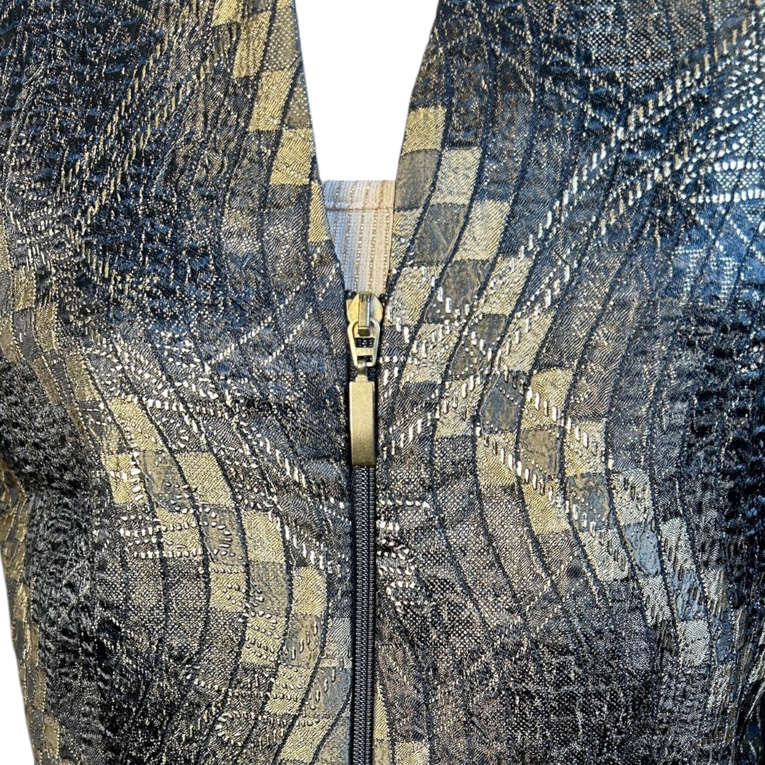 Chaqueta Metálica Negro y Dorado con Cremallera Frontal - Luna Indomita