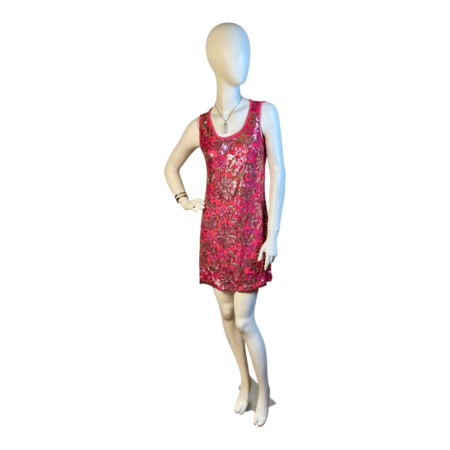 Vestido Rosa con Lentejuelas Florales Bordadas - Luna Indomita