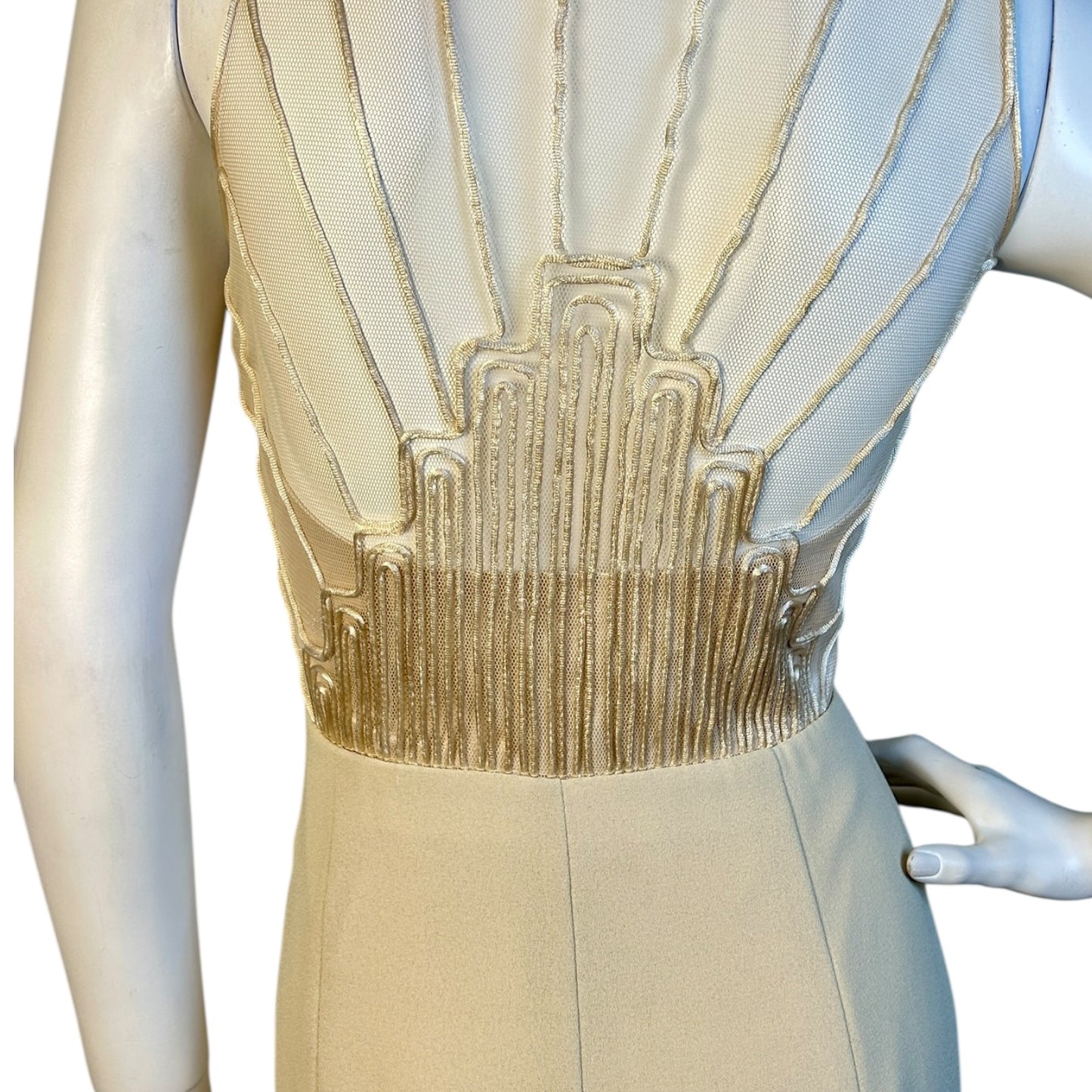 Vestido Largo Champagne con Espalda Bordada - Luna Indomita