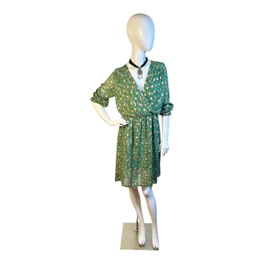 Vestido Cruzado Verde con Estampado Floral