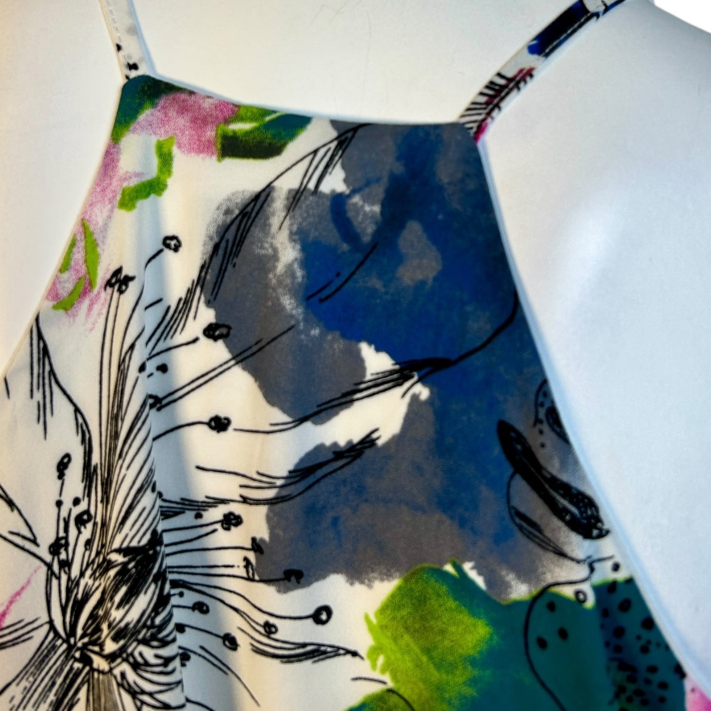 Vestido Mini de Tirantes con Estampado Floral Abstracto