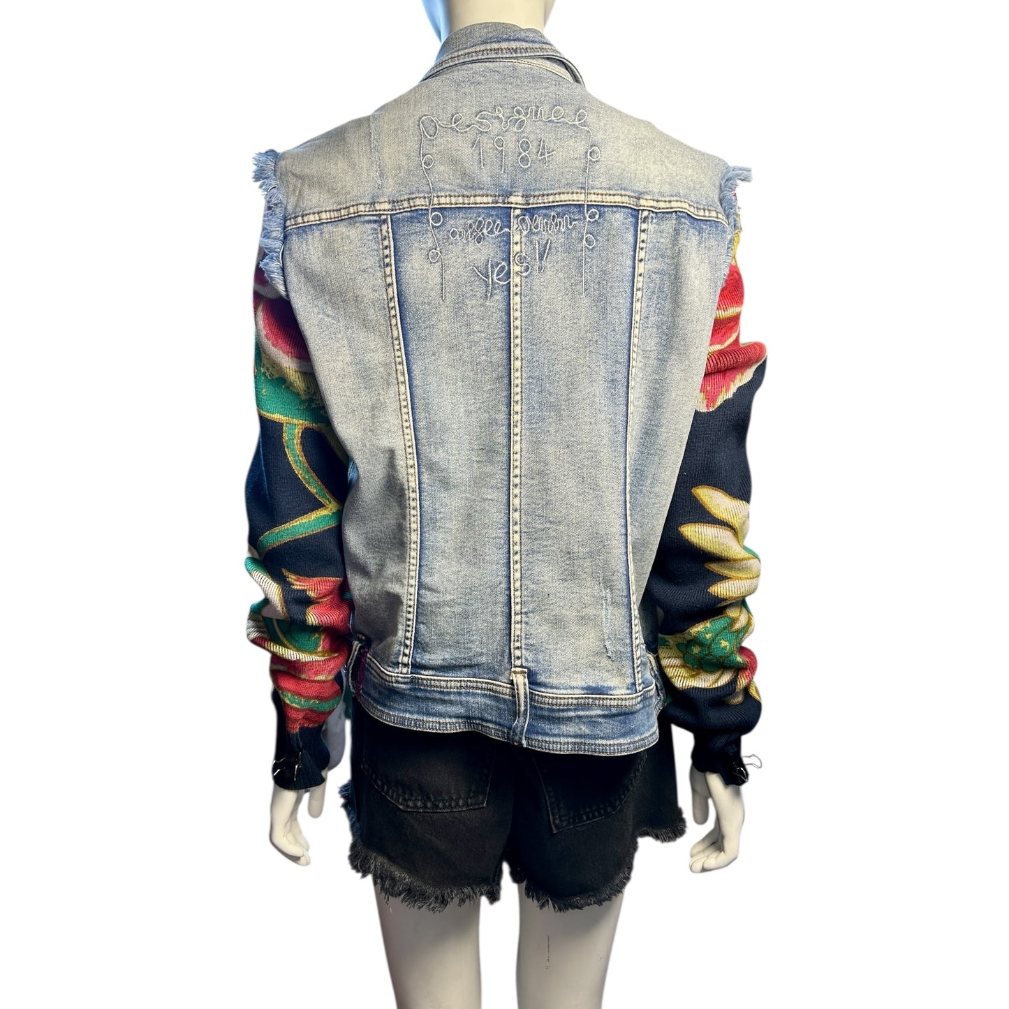 Chaqueta Denim Patchwork con Mangas Bordadas – by DESIGUAL