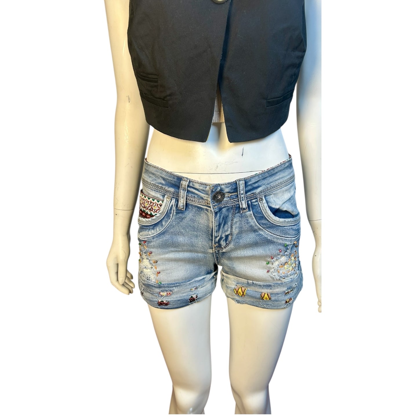 Shorts de Mezclilla Bordados Boho