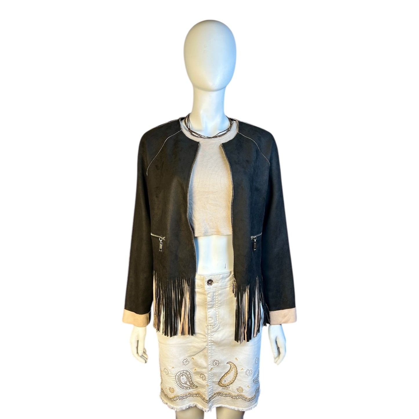 Chaqueta Negra con Flecos en Contraste