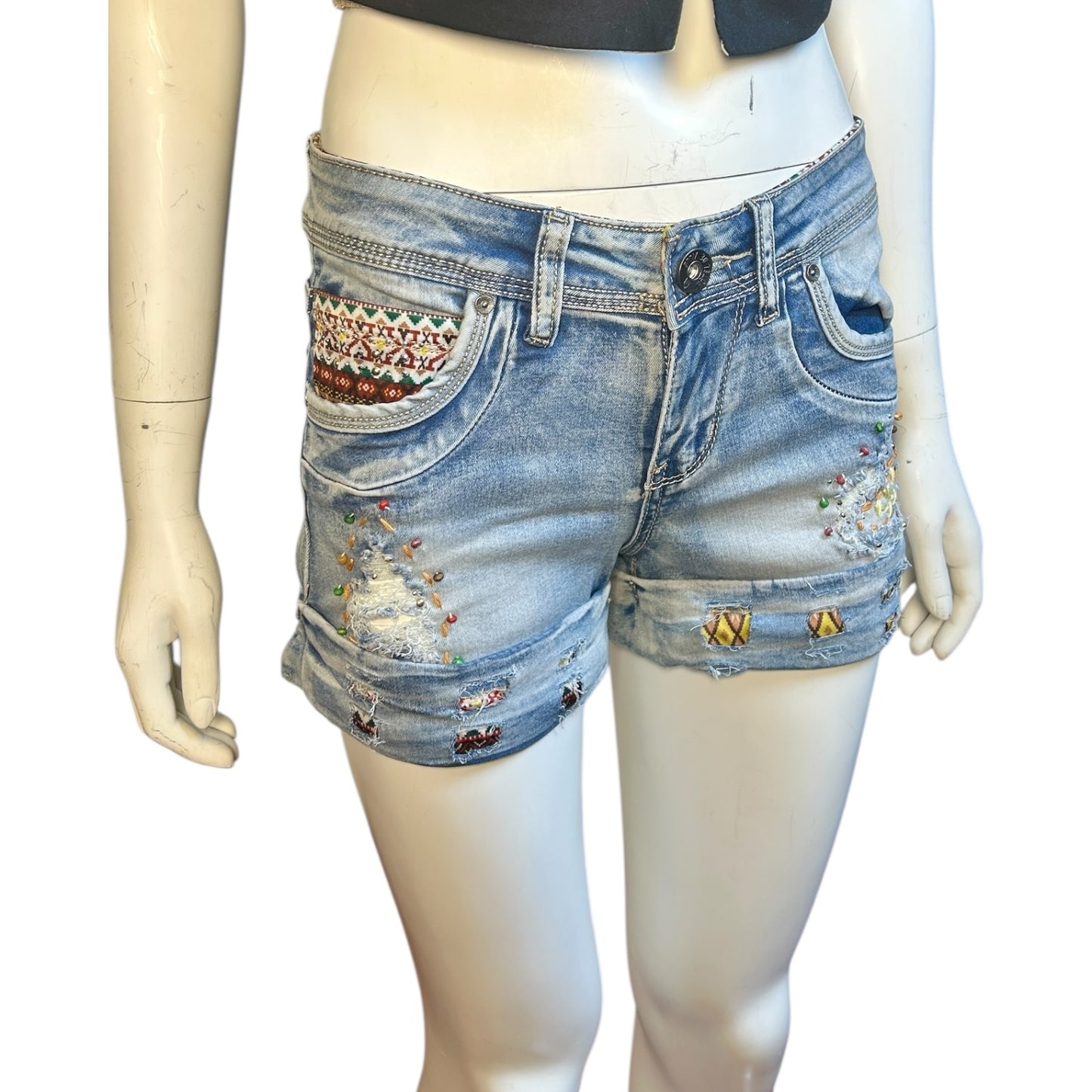 Shorts de Mezclilla Bordados Boho