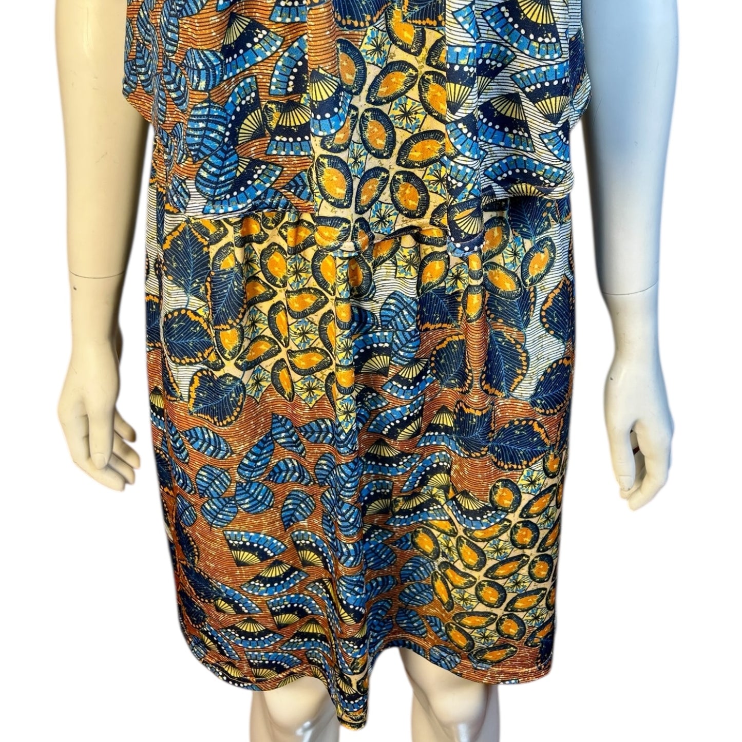 Vestido Étnico con Volante y Tirantes Delgados