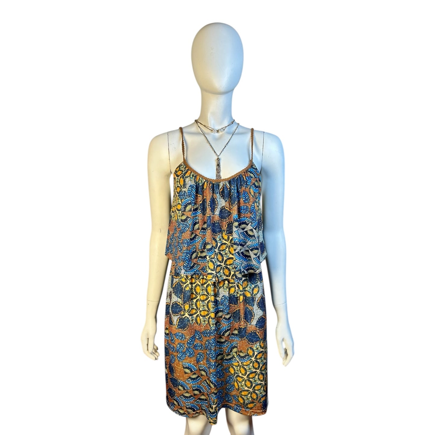 Vestido Étnico con Volante y Tirantes Delgados