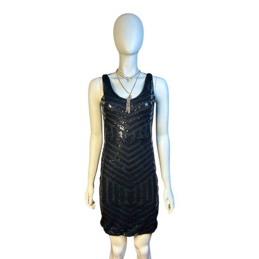 Vestido Negro de Lentejuelas con Diseño Geométrico